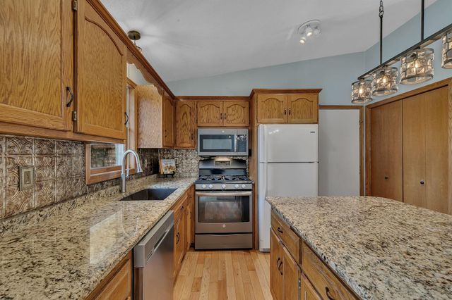 31325 Larkspur Lane, Avon, MN 56310