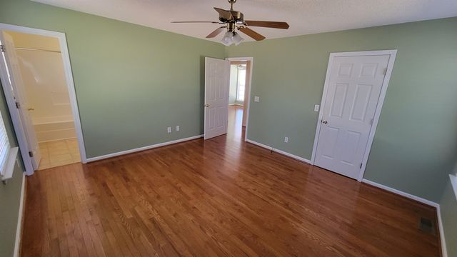 132 HIGH MEADOWS Lane, Greer, SC 29651