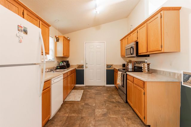 132 HIGH MEADOWS Lane, Greer, SC 29651