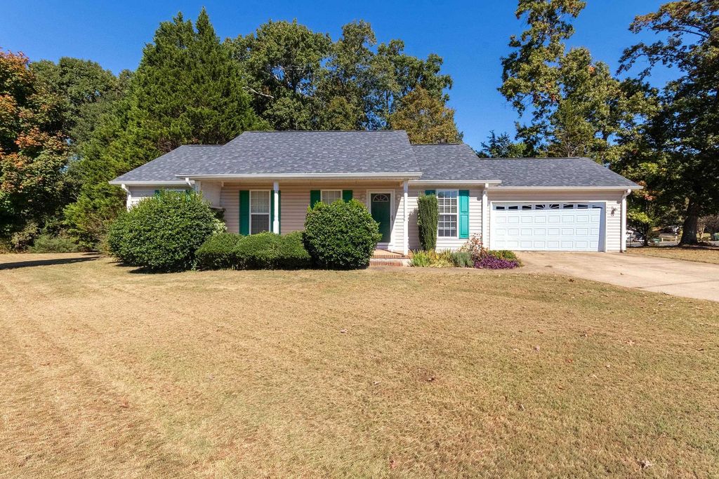 132 HIGH MEADOWS Lane, Greer, SC 29651