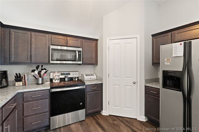 8002 Kismet Drive, Charlestown, IN 47111