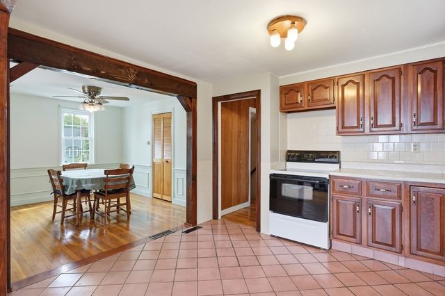 6 Devine Rd, Randolph, MA 02368