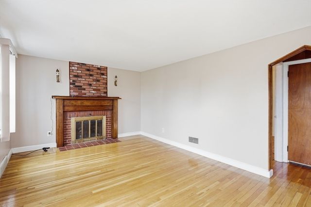6 Devine Rd, Randolph, MA 02368