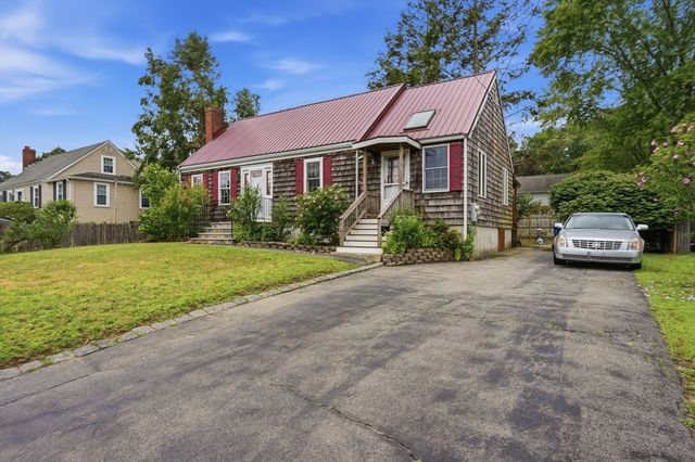 6 Devine Rd, Randolph, MA 02368