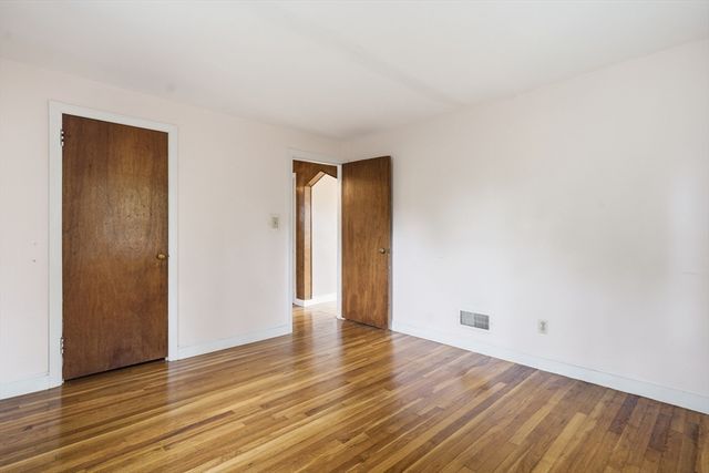 6 Devine Rd, Randolph, MA 02368