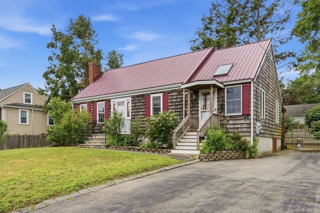 6 Devine Rd, Randolph, MA 02368