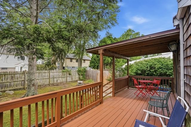 6 Devine Rd, Randolph, MA 02368