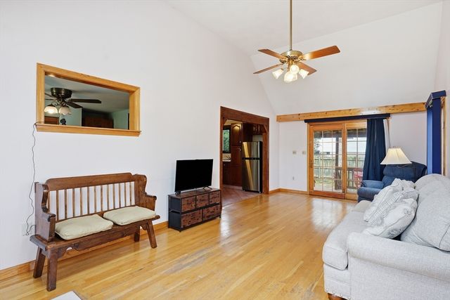 6 Devine Rd, Randolph, MA 02368