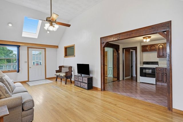 6 Devine Rd, Randolph, MA 02368