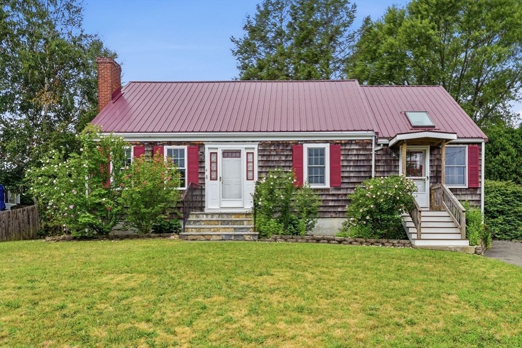 6 Devine Rd, Randolph, MA 02368