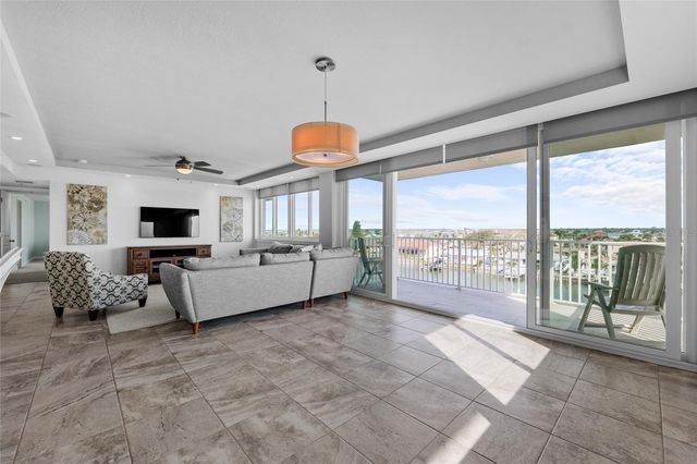 223 ISLAND WAY 5E, Clearwater Beach, FL 33767