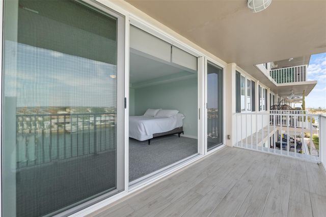 223 ISLAND WAY 5E, Clearwater Beach, FL 33767