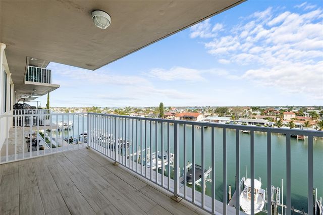 223 ISLAND WAY 5E, Clearwater Beach, FL 33767