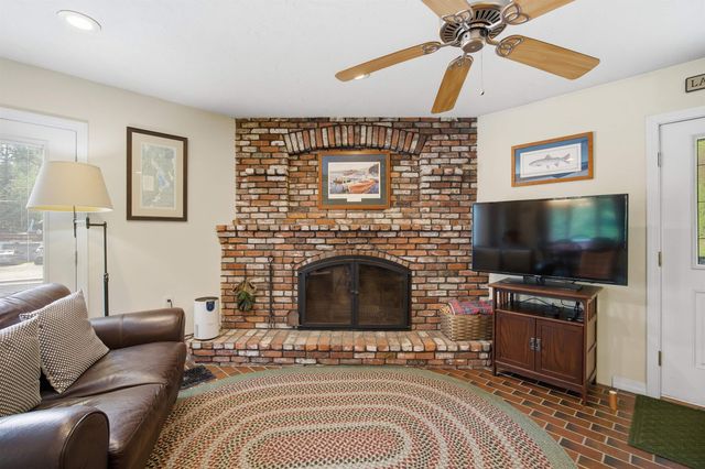 16 Hemlock Avenue, Sanbornton, NH 03269