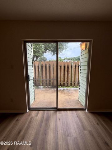 200 High Meadows Boulevard Apt 121, Lafayette, LA 70507