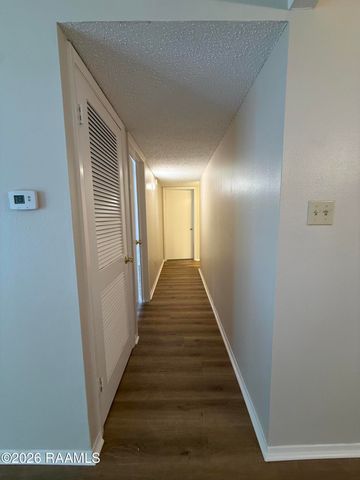 200 High Meadows Boulevard Apt 121, Lafayette, LA 70507