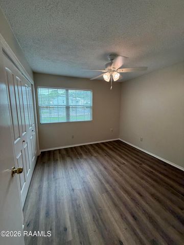 200 High Meadows Boulevard Apt 121, Lafayette, LA 70507