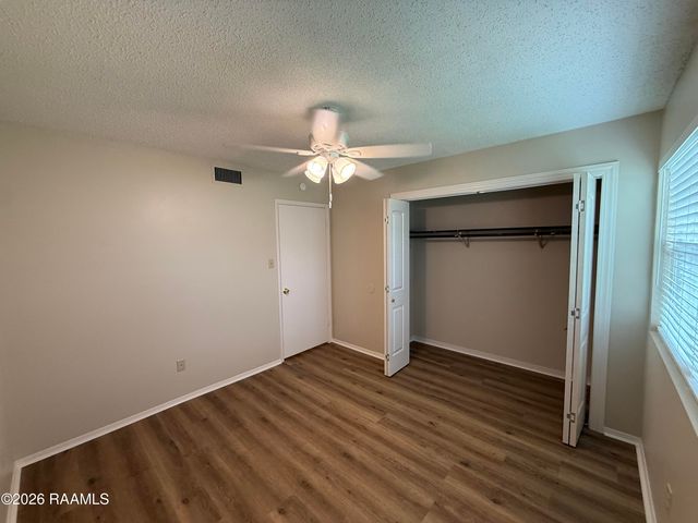 200 High Meadows Boulevard Apt 121, Lafayette, LA 70507
