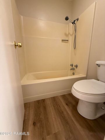 200 High Meadows Boulevard Apt 121, Lafayette, LA 70507