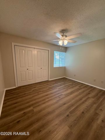 200 High Meadows Boulevard Apt 121, Lafayette, LA 70507