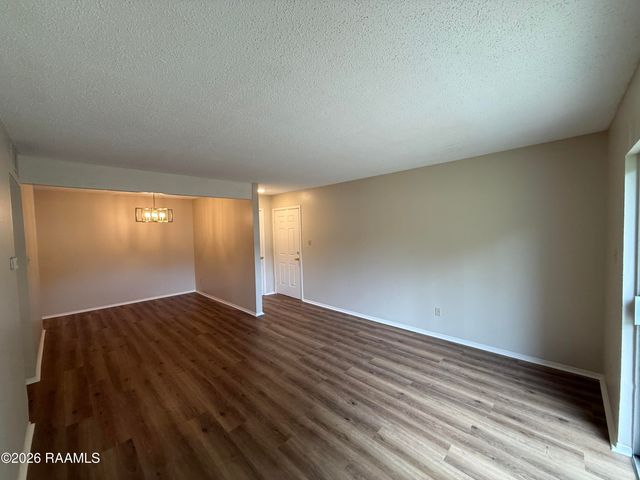 200 High Meadows Boulevard Apt 121, Lafayette, LA 70507