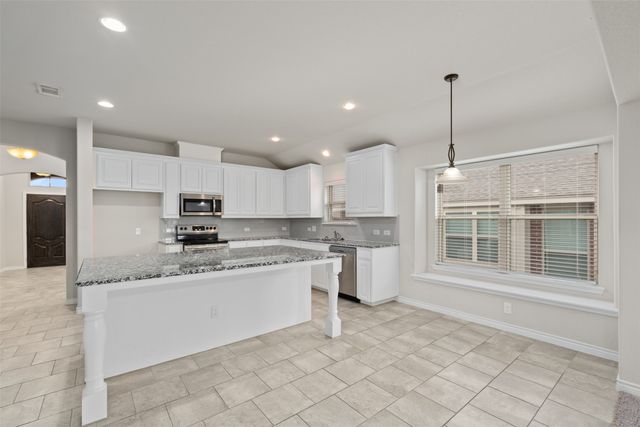 145 Wilson Cliff Drive, White Settlement, TX 76108