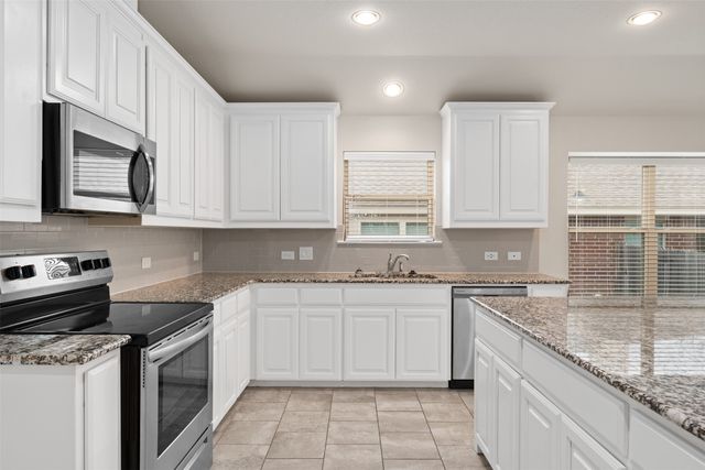 145 Wilson Cliff Drive, White Settlement, TX 76108