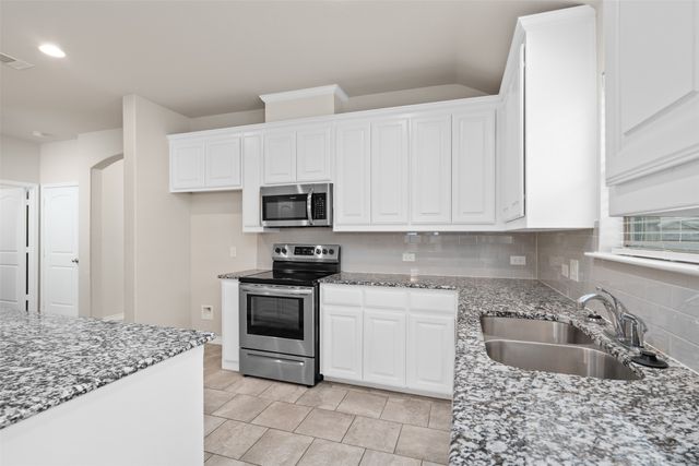 145 Wilson Cliff Drive, White Settlement, TX 76108