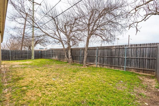 145 Wilson Cliff Drive, White Settlement, TX 76108