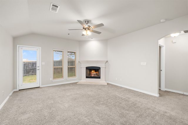 145 Wilson Cliff Drive, White Settlement, TX 76108