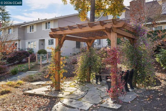 183 Miramonte Dr, Moraga, CA 94556