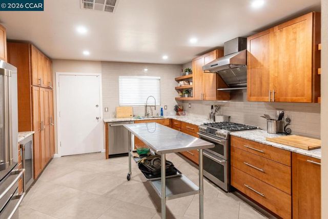 183 Miramonte Dr, Moraga, CA 94556