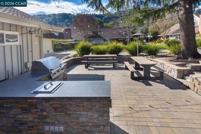 183 Miramonte Dr, Moraga, CA 94556