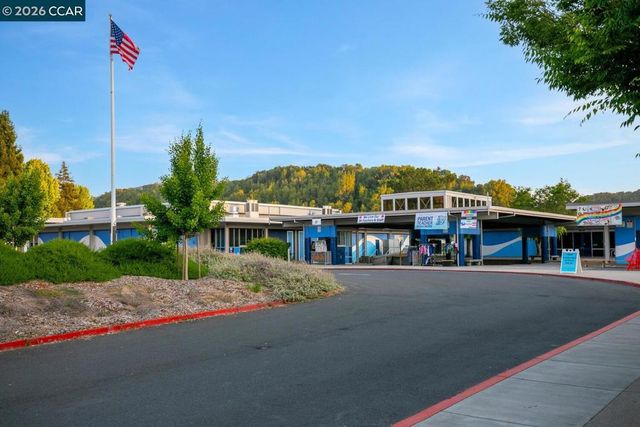 183 Miramonte Dr, Moraga, CA 94556