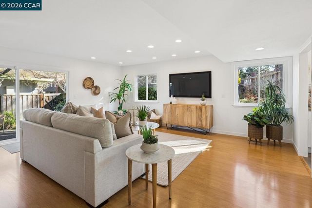 183 Miramonte Dr, Moraga, CA 94556