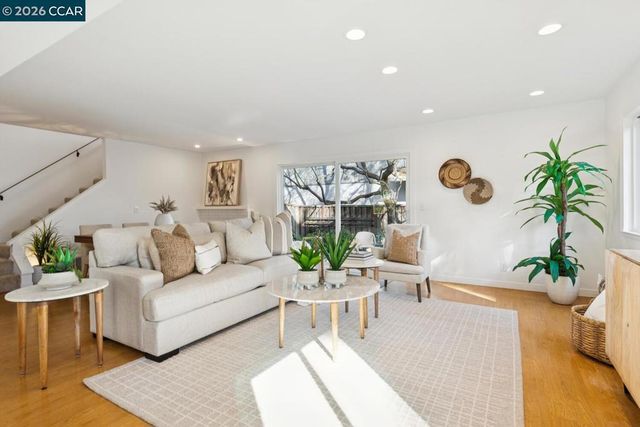 183 Miramonte Dr, Moraga, CA 94556