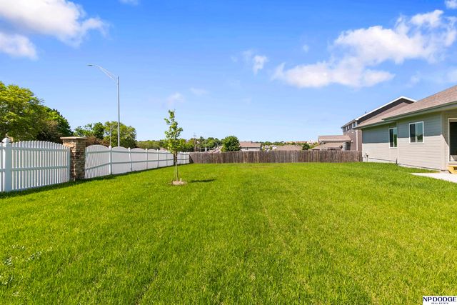 9228 S 71 Avenue, Papillion, NE 68133
