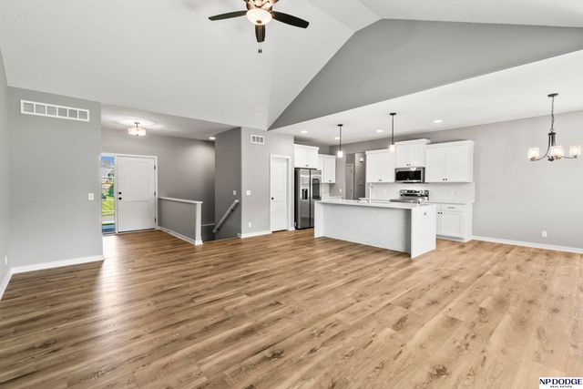 9228 S 71 Avenue, Papillion, NE 68133