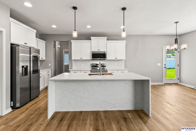 9228 S 71 Avenue, Papillion, NE 68133