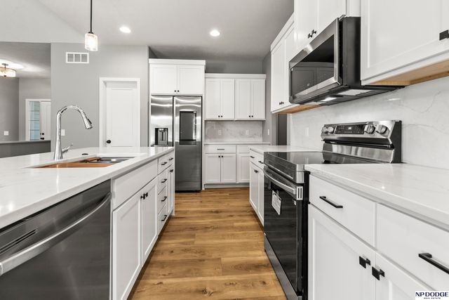 9228 S 71 Avenue, Papillion, NE 68133