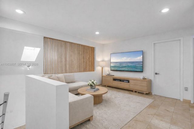 1769 Wa Kee Na Dr, Miami, FL 33133