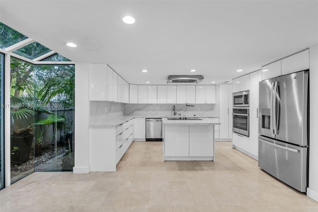 1769 Wa Kee Na Dr, Miami, FL 33133