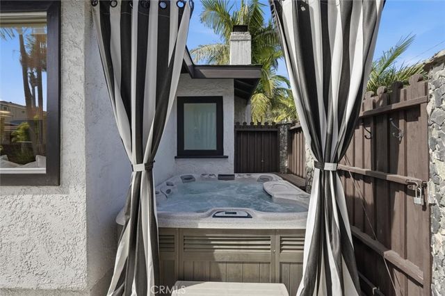 3013 Maple Avenue, Manhattan Beach, CA 90266