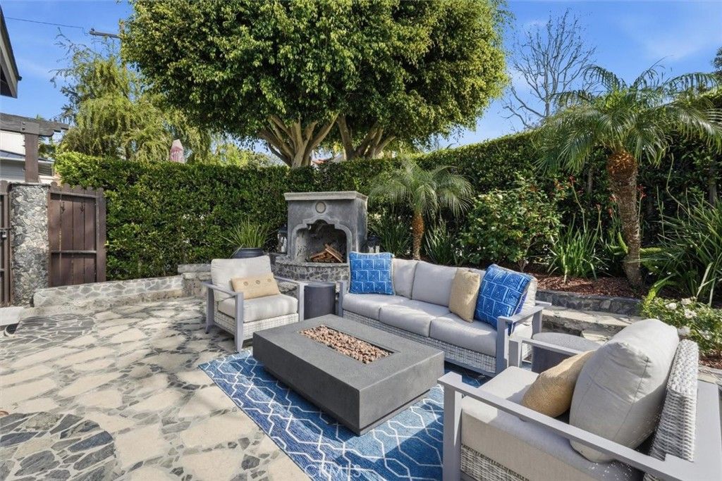 3013 Maple Avenue, Manhattan Beach, CA 90266