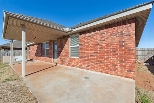 2504 SE 11th Street, Moore, OK 73160