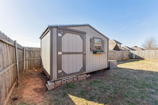 2504 SE 11th Street, Moore, OK 73160