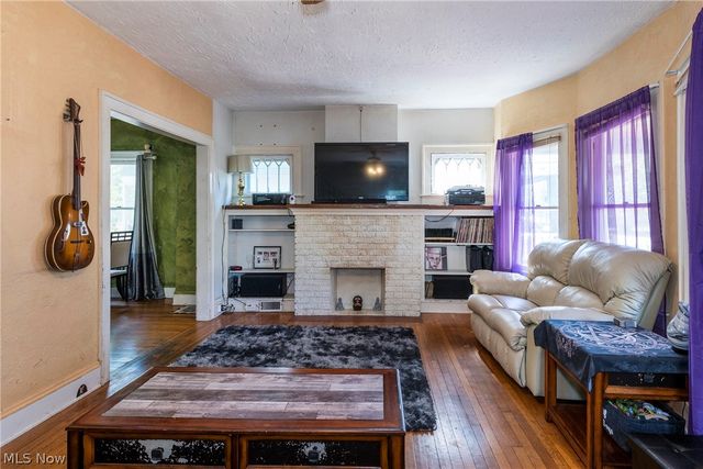 1333 Nicholson Avenue, Lakewood, OH 44107