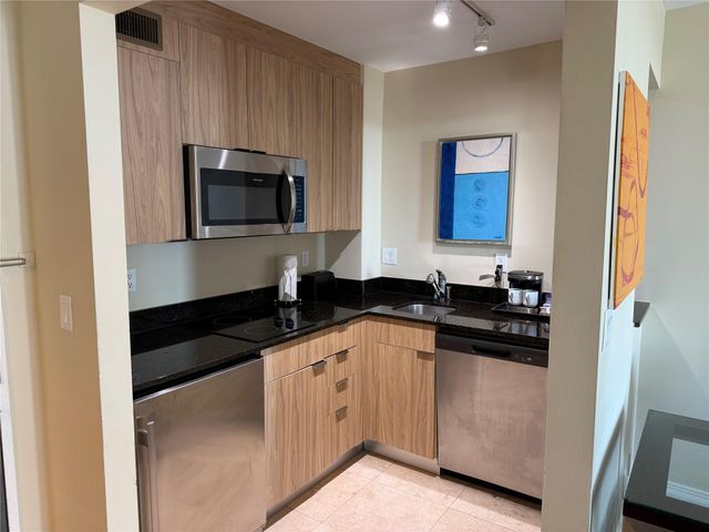 2670 E Sunrise Blvd 603, Fort Lauderdale, FL 33304