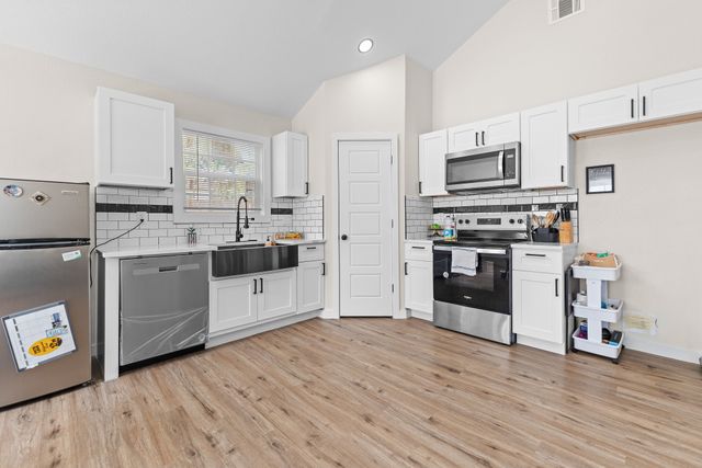 5811 Lake Granbury Trail, Granbury, TX 76048