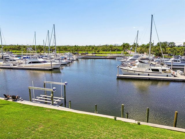 3036 CHRISTOPHERS WATCH LANE, Ruskin, FL 33570